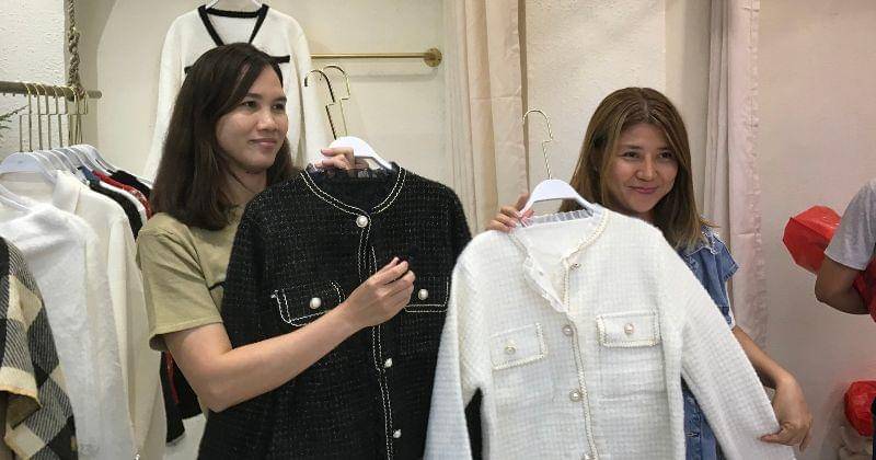 Litte Bangkok di kawasan jembatan Metro Tanah Abang, Jakarta. - Popmama.com/Dewi Hanifah Ledjar Cahyani